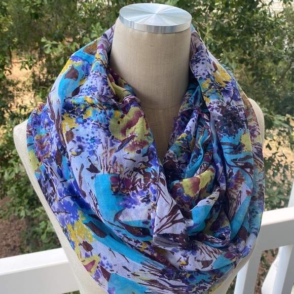 Cynthia Rowley Infinity Scarf - Picture 4 of 10
